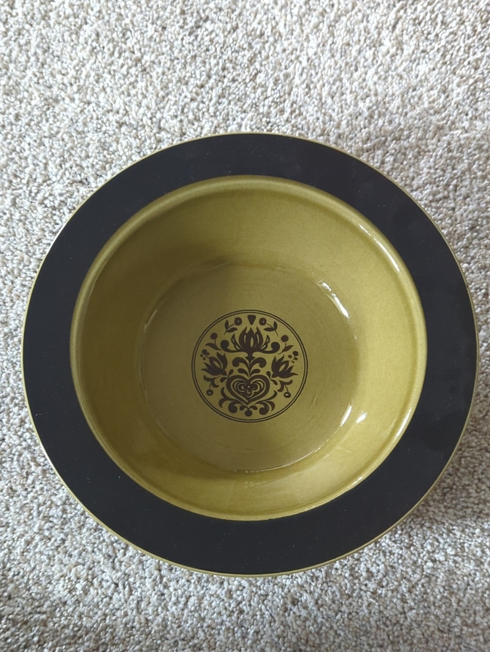 Vintage Taylor Smith & Taylor 9' Serving Bowl.